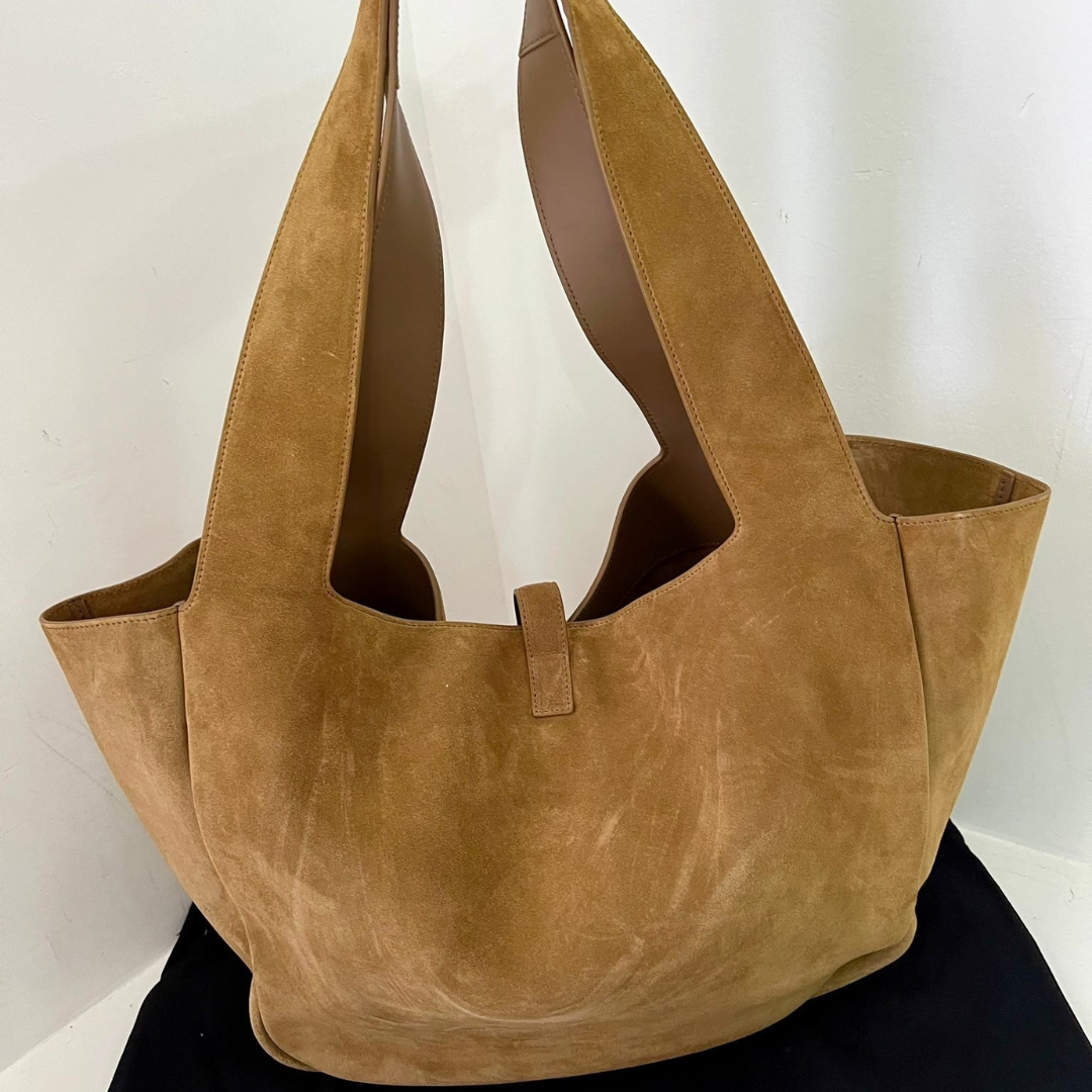 LE 5 BIS 7 BEA AUS VELOURSLEDER VON YVES SAINT LAURENT