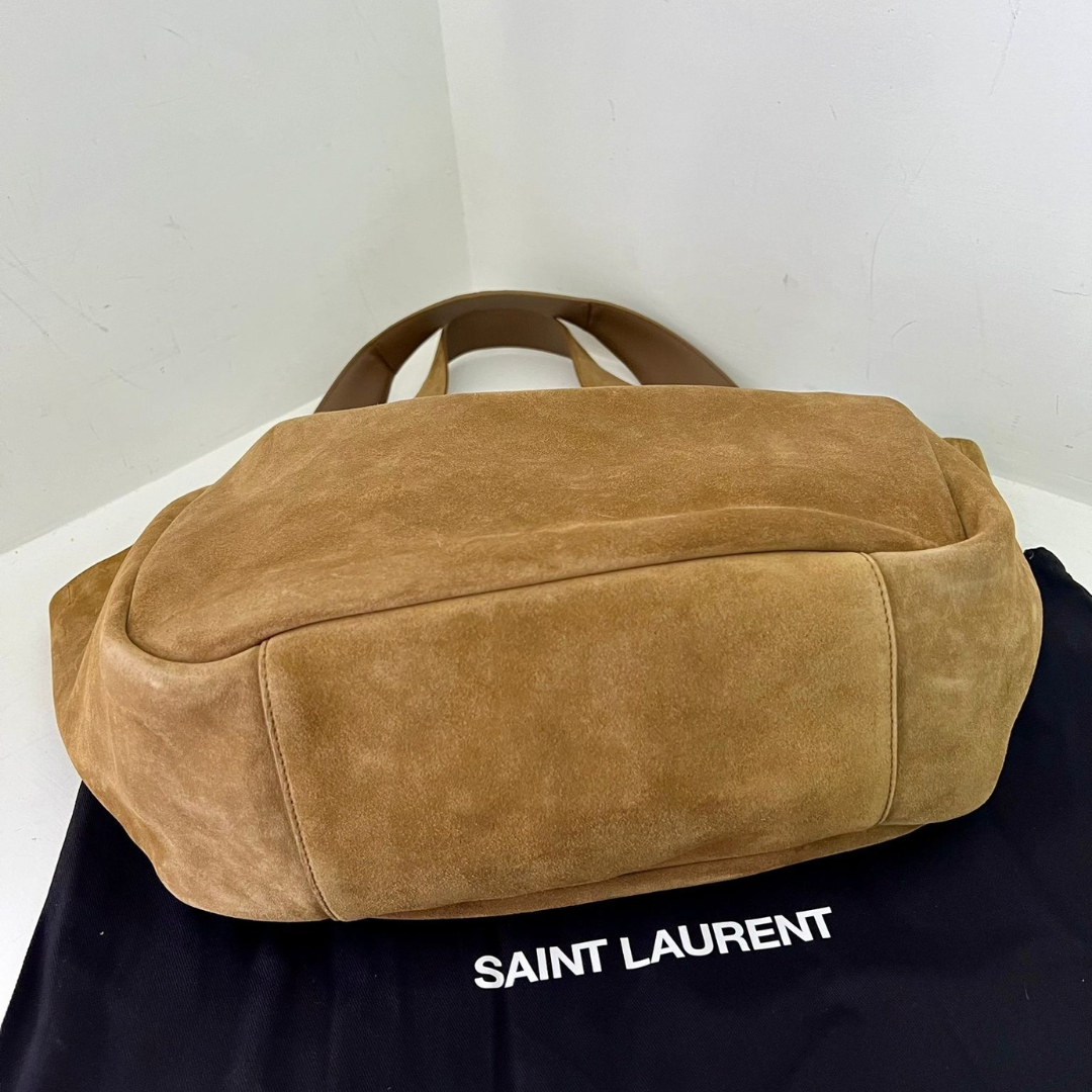 LE 5 BIS 7 BEA AUS VELOURSLEDER VON YVES SAINT LAURENT