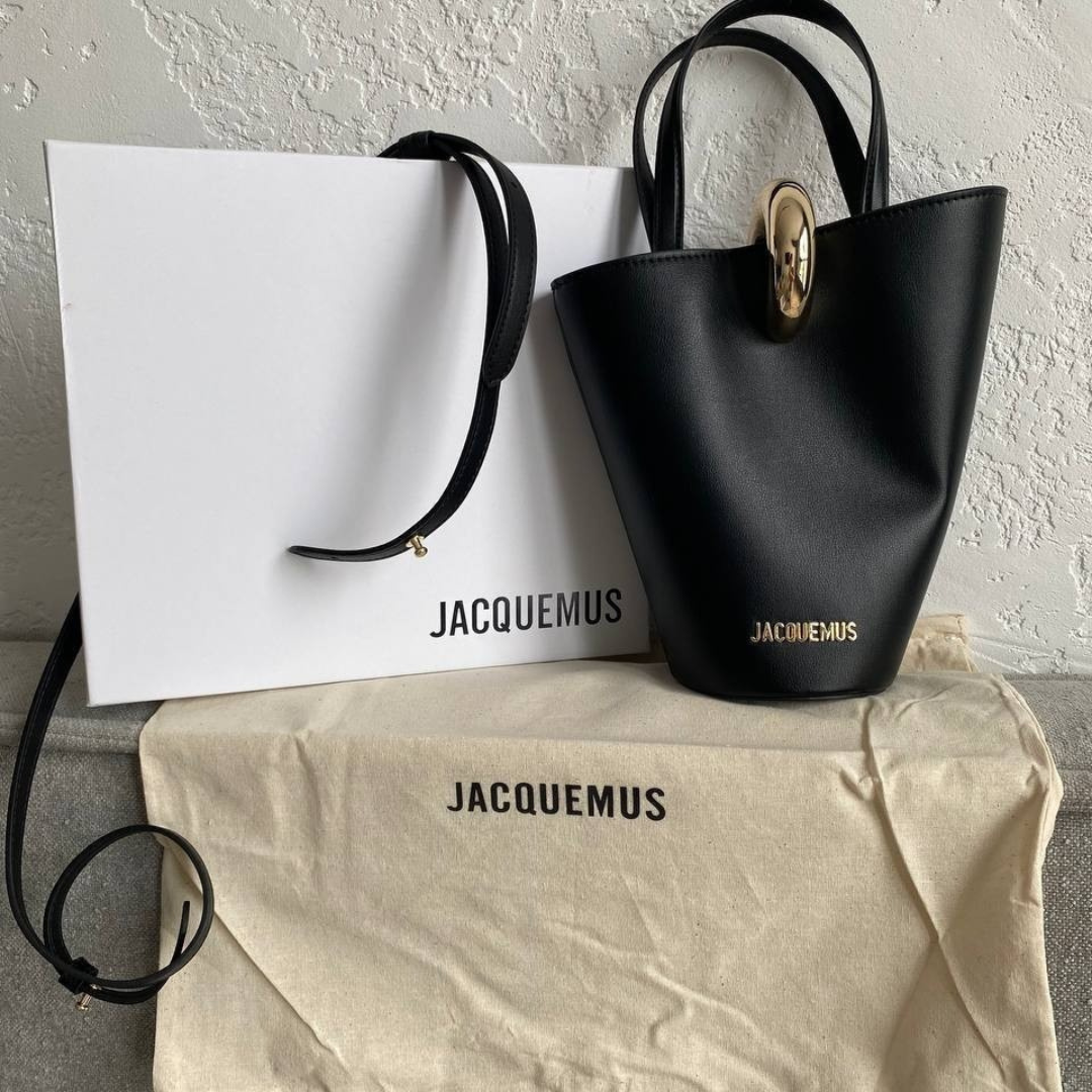 JACQUEMUS LE PETIT BAMBOLA LEDER-TASCHE