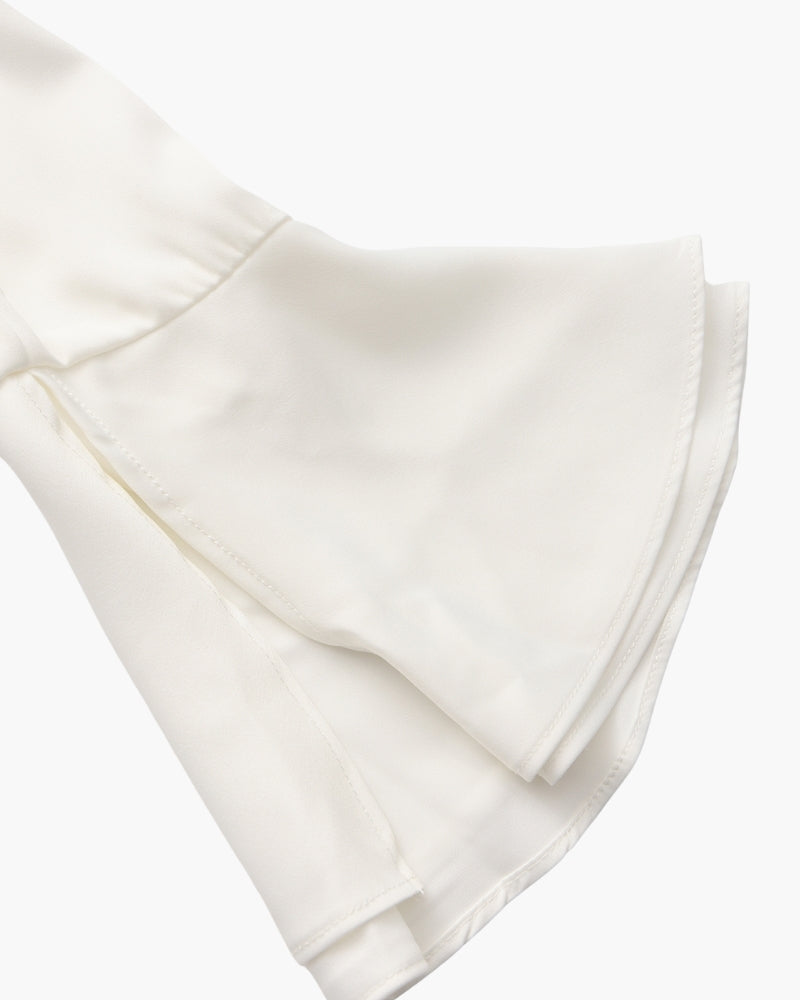 Midikleid mit Perlenknöpfen und Rüschen