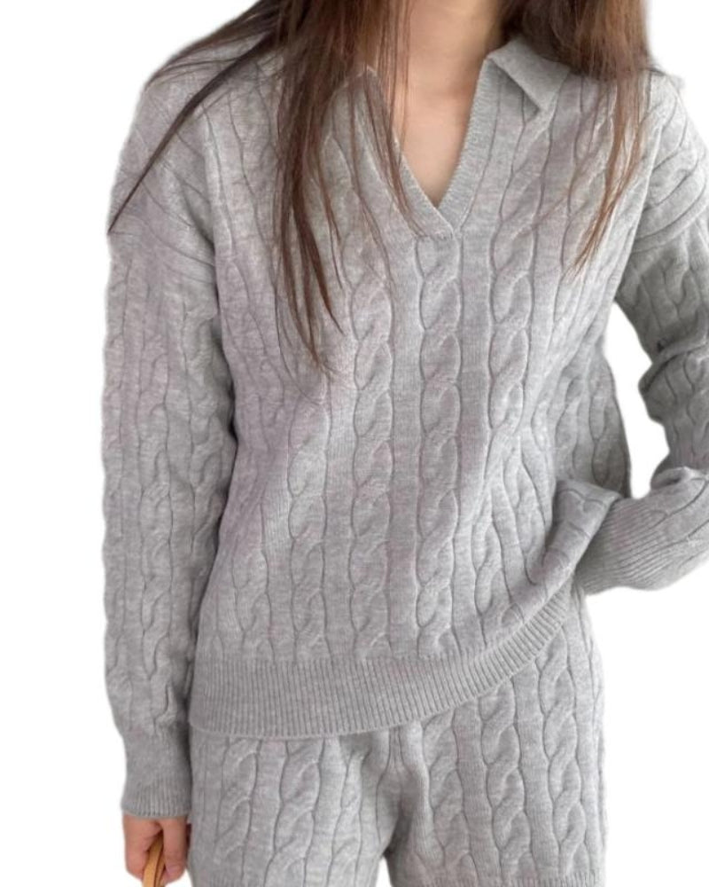 Hochwertiger Strickpullover aus Wolle mit V-Ausschnitt