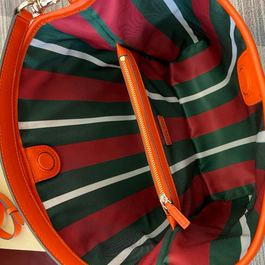 MITTELGROßE GG-EMBLEM-BEUTELTASCHE GUCCI