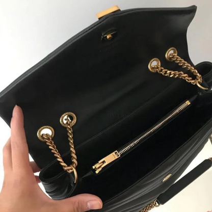 YSL SIGNATURE-KIT – LOULOU-TASCHE &amp; OPYUM-SANDALE