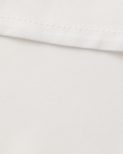 Midikleid mit Perlenknöpfen und Rüschen